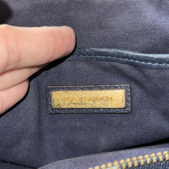 Used Tory Burch Block T Crossbody in Navy - Picture 11 of 17